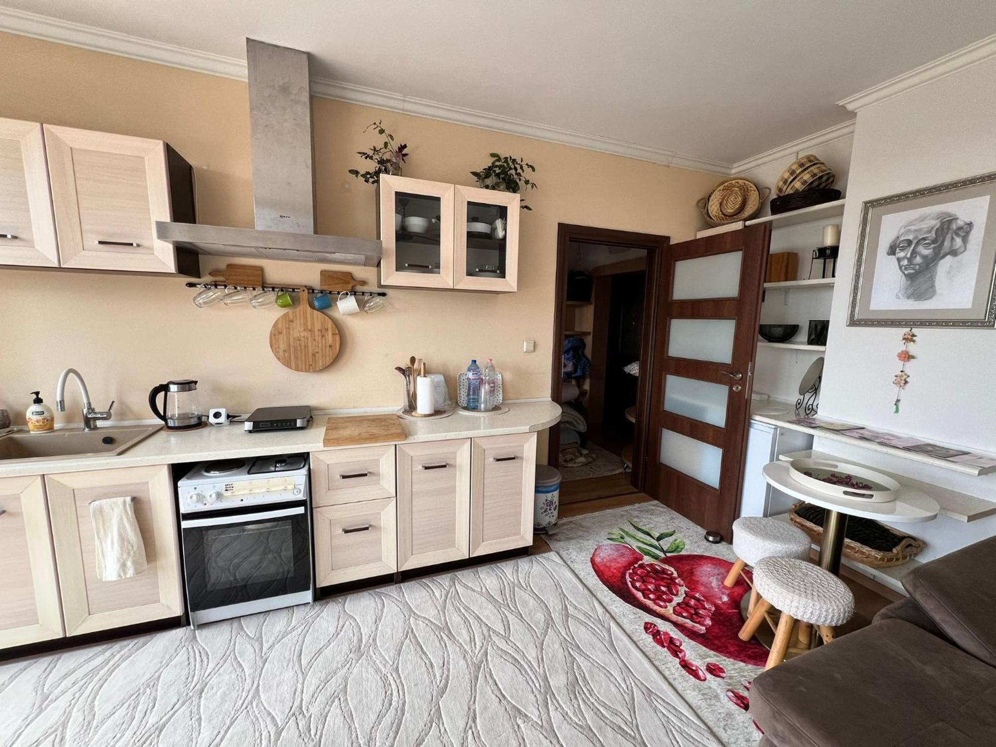 Downtown Central Apartment With Working Kitchen, City Views & Free Parking Казанлык Экстерьер фото